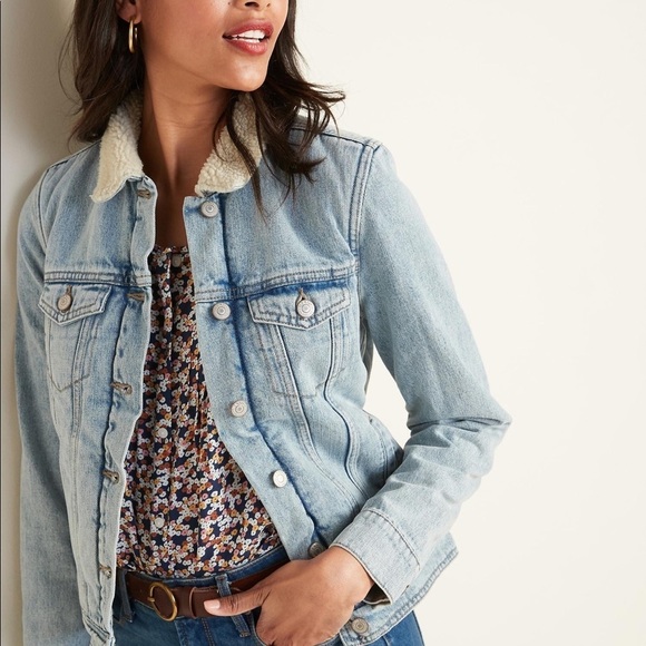 GAP Jackets & Blazers - Gap Sherpa lined Jean jacket